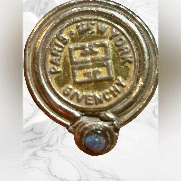 GIVENCHY  Paris New York Vintage 80s Coin Medallion earrings - Picture 3 of 8